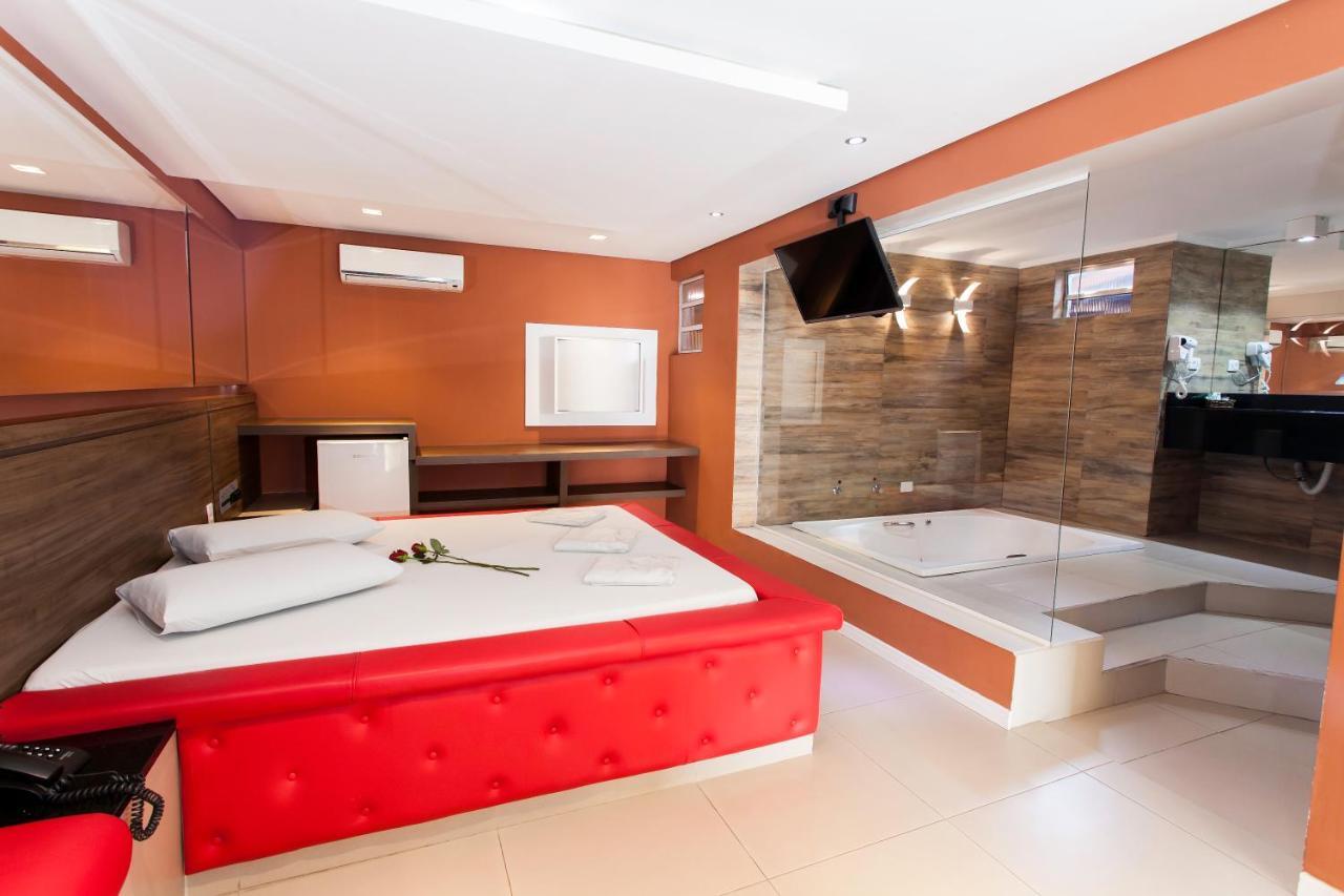 Motel Napoleon Almirante Tamandaré Buitenkant foto